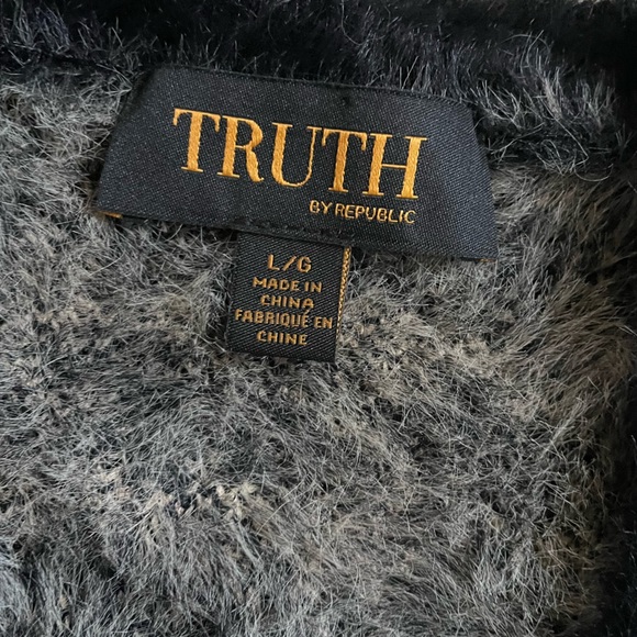 Fuzzy SOFT semi-cropped cardigan sweater - Picture 7 of 11